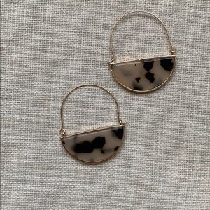 Gold hoop with tortoise half moon